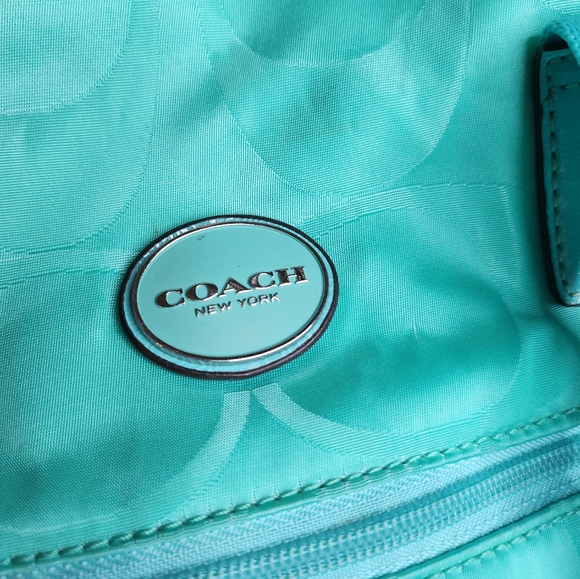 COACH overnight bags - Picture 2 of 3